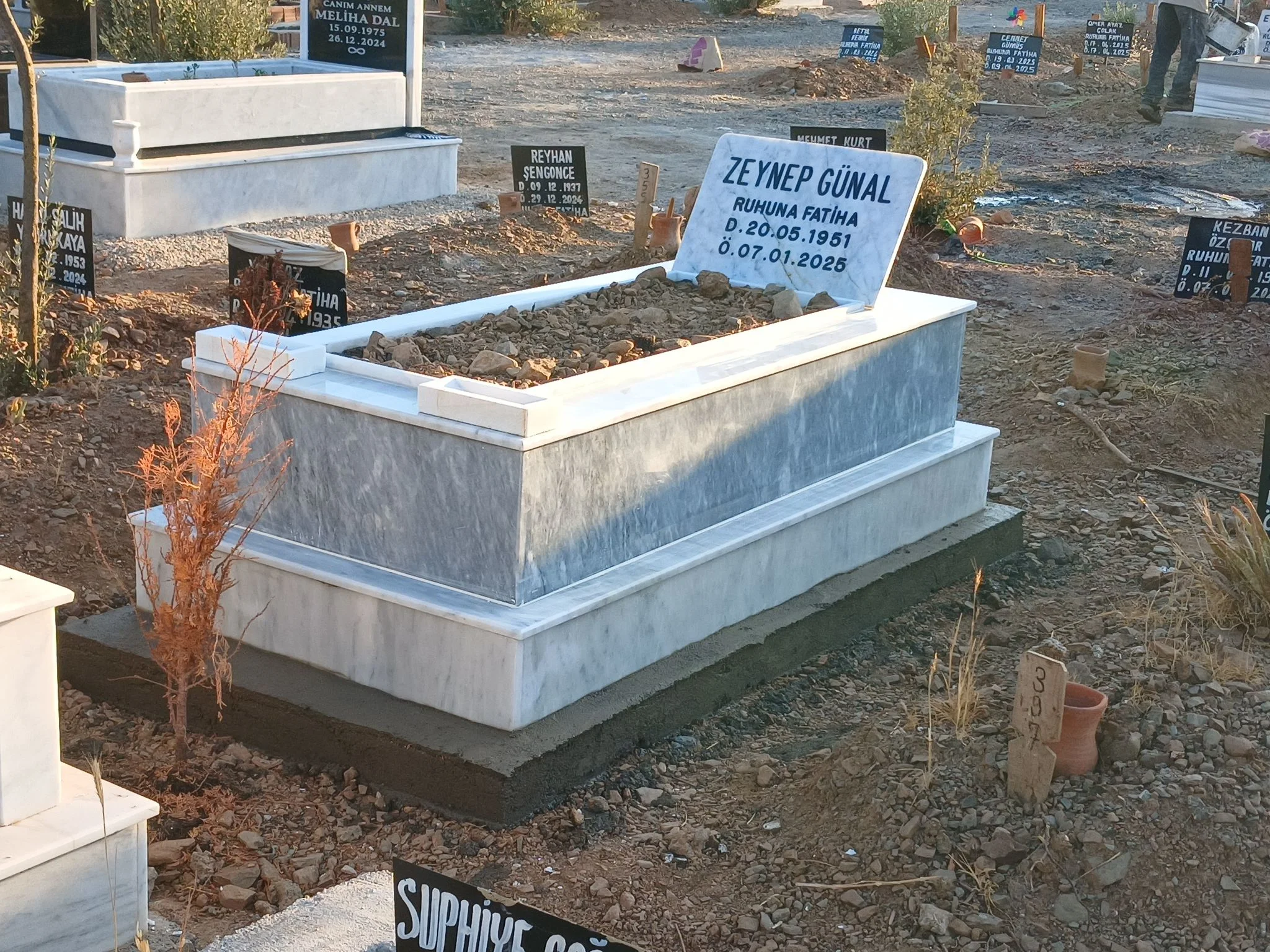 İzmir Mezar Yapım ve Montaj Hizmeti